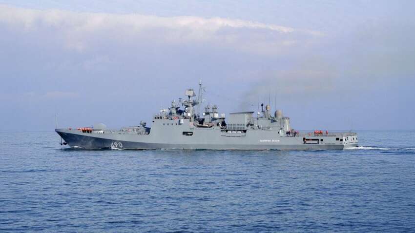 Россия пытается спасти один из ключевых кораблей Черноморского флота, однако есть нюанс