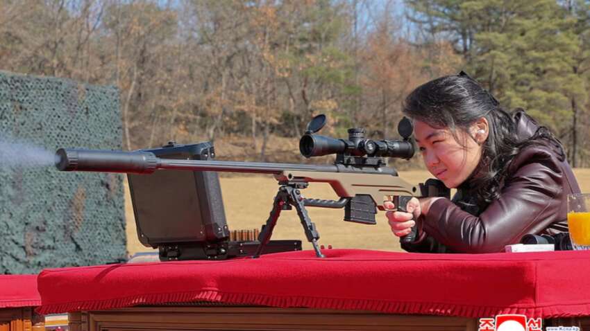 Ким Чен Ын устроил 13-летней дочери фотосессию со снайперской винтовкой (ФОТО)