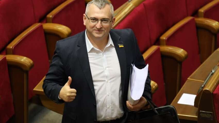 Когда народные депутаты пойдут защищать Украину: в ВР сделали заявление Когда народные депутаты пойдут защищать Украину: в ВР сделали заявление