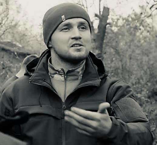 Помер боєць, який посварився із Зеленським у Золотому Помер боєць, який посварився із Зеленським у Золотому