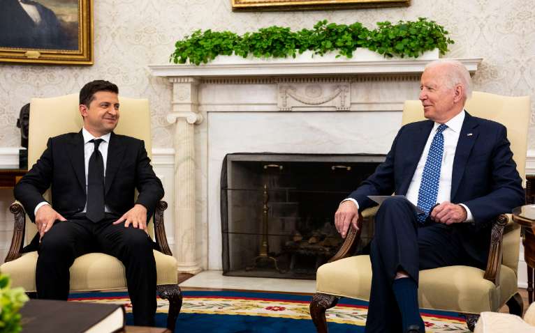 Зеленский разозлил Байдена во время первой встречи: детали