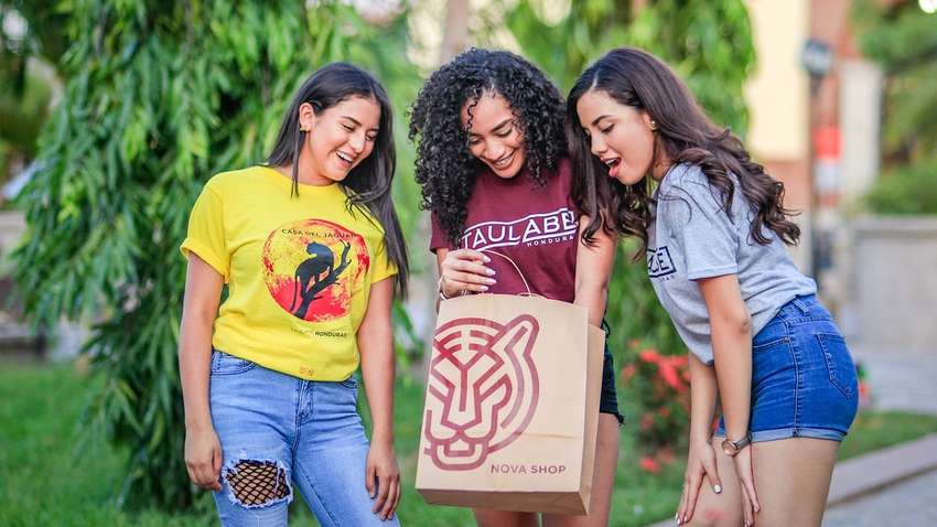 Новый смертельный тренд среди подростков: чем опасен "хроминг" Новый смертельный тренд среди подростков: чем опасен "хроминг"