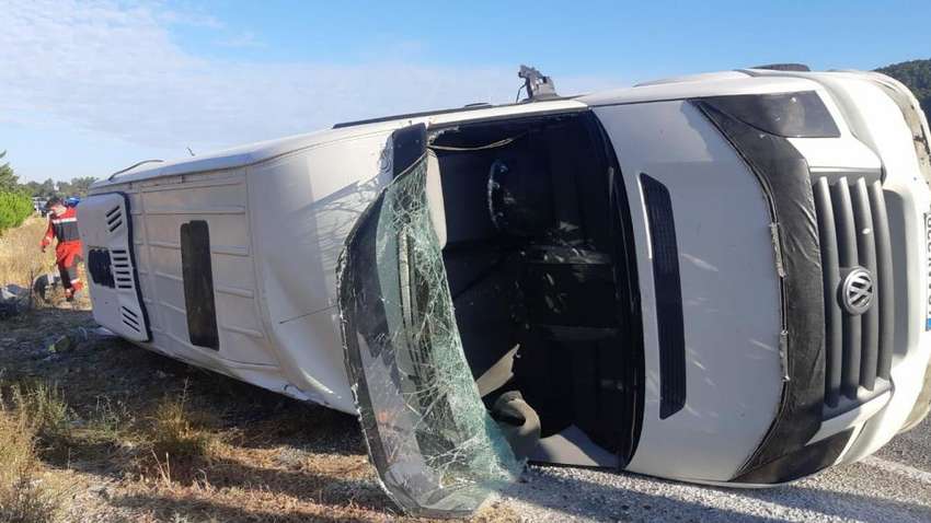 В Турции автобус с украинскими туристами попал в ДТП: есть погибшие (ФОТО)