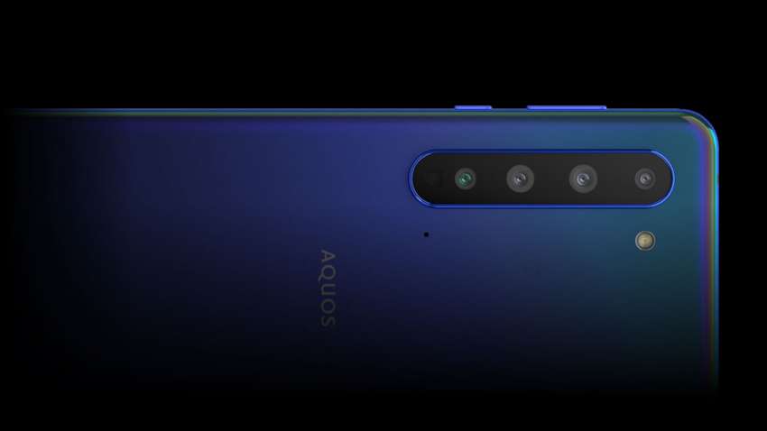 Японская компания Sharp представит смартфон с поддержкой 5G