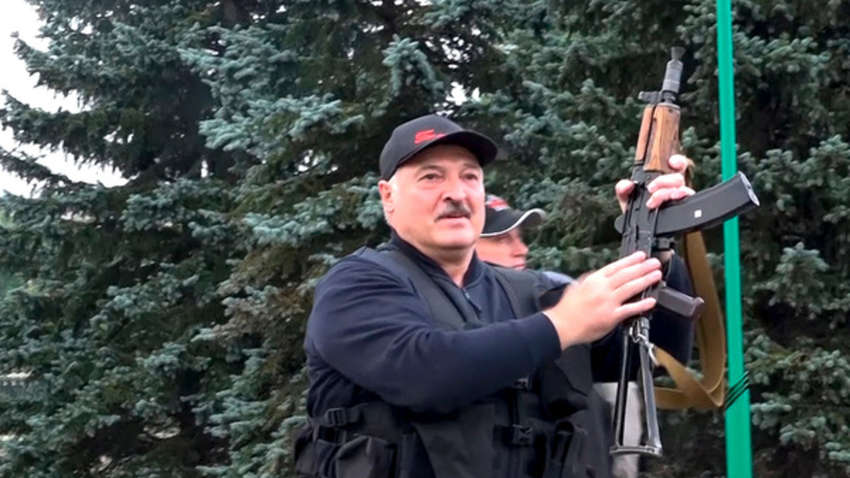 Как Лукашенко готовит Беларусь к возможной войне