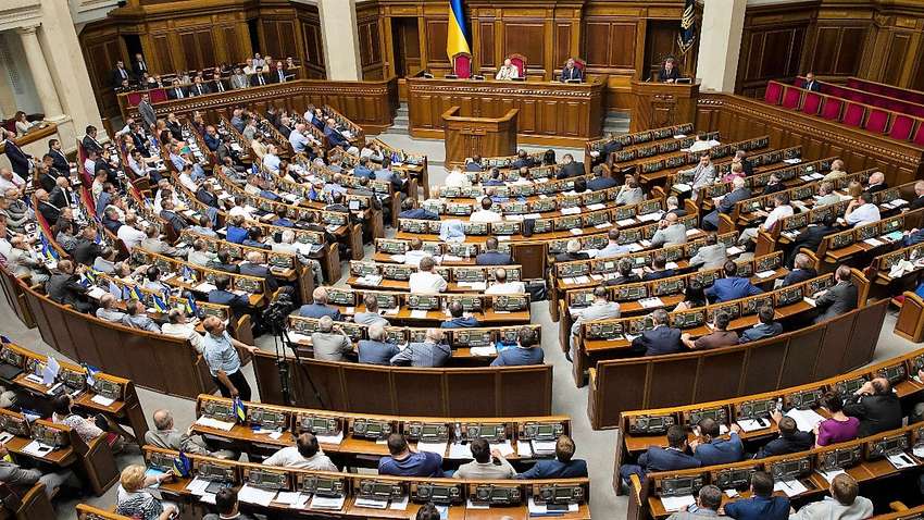 Внеочередное заседание Верховной Рады: что приняли нардепы и к чему это может привести