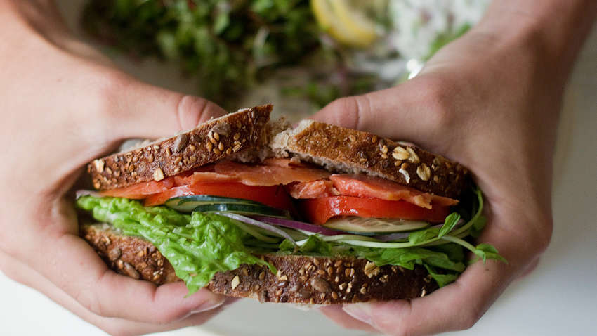 Кардиолог объяснил, могут ли бутерброды быть полезными