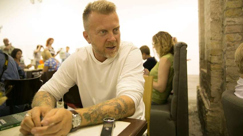 Бывший муж Снежаны Егоровой показал, где живет со своей молодой женой (видео) Бывший муж Снежаны Егоровой показал, где живет со своей молодой женой (видео)