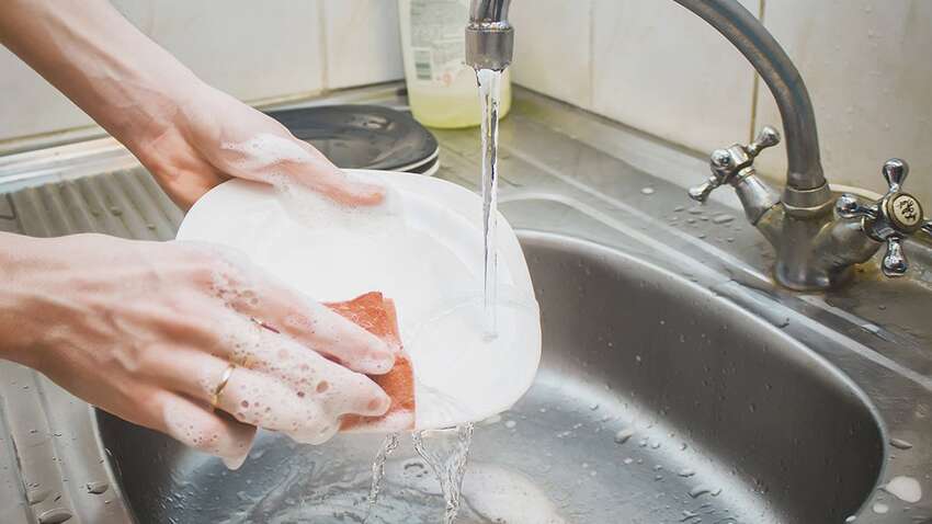 Это моющее средство следует выбросить из кухни: что опасно для вашего здоровья Это моющее средство следует выбросить из кухни: что опасно для вашего здоровья