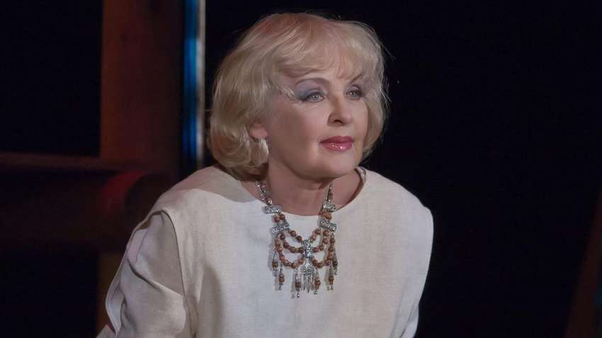 Могла стать журналисткой: Ада Роговцева поделилась, что повлияло на выбор профессии 