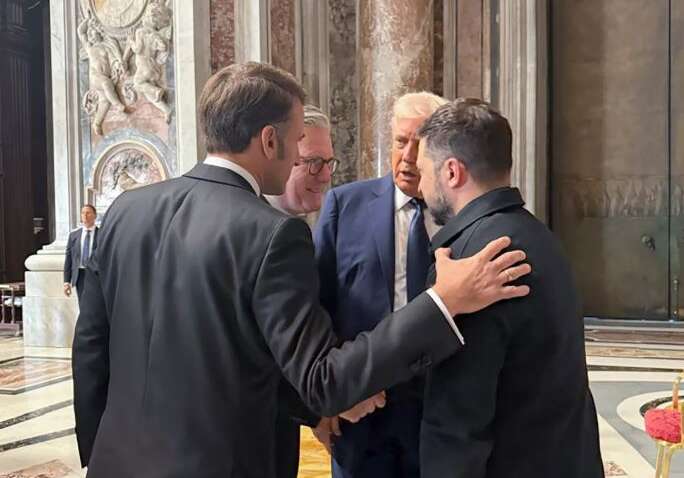 Стало відомо, що Трамп сказав Макрону до розмови з Зеленським Стало відомо, що Трамп сказав Макрону до розмови з Зеленським