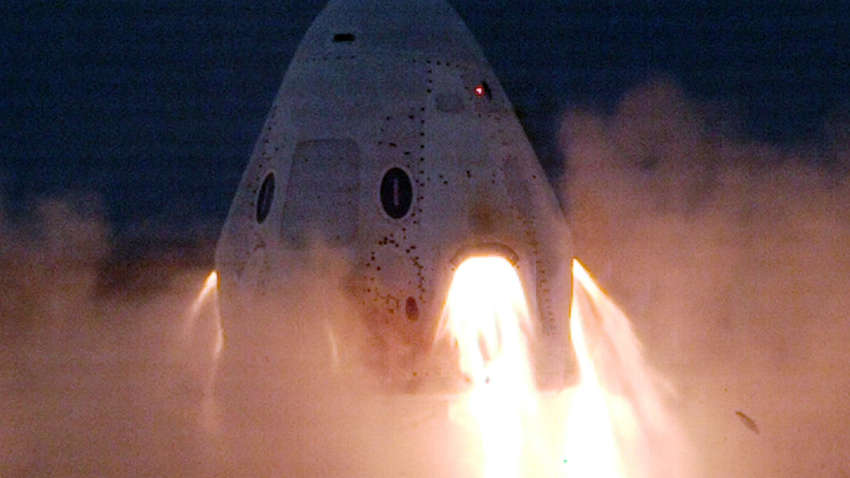 Компания SpaceX провела успешные испытания двигателей Crew Dragon