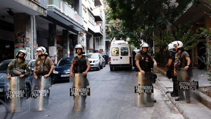 В Афінах самопроголошені анархісти закидали поліцію «коктейлями Молотова»
