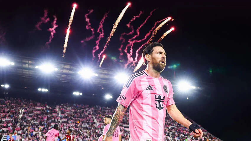 Сколько зарабатывают наиболее оплачиваемые футболисты: топовая пятерка Сколько зарабатывают наиболее оплачиваемые футболисты: топовая пятерка