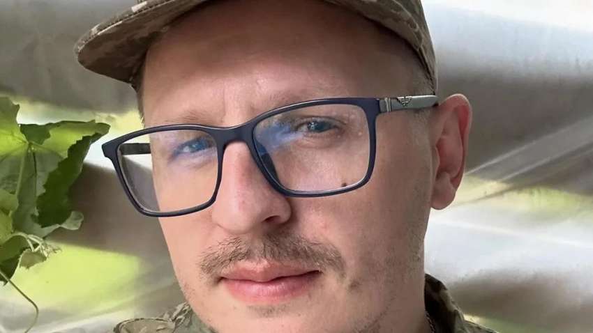 Украинский певец добровольно пошел в ВСУ: кто именно  Украинский певец добровольно пошел в ВСУ: кто именно