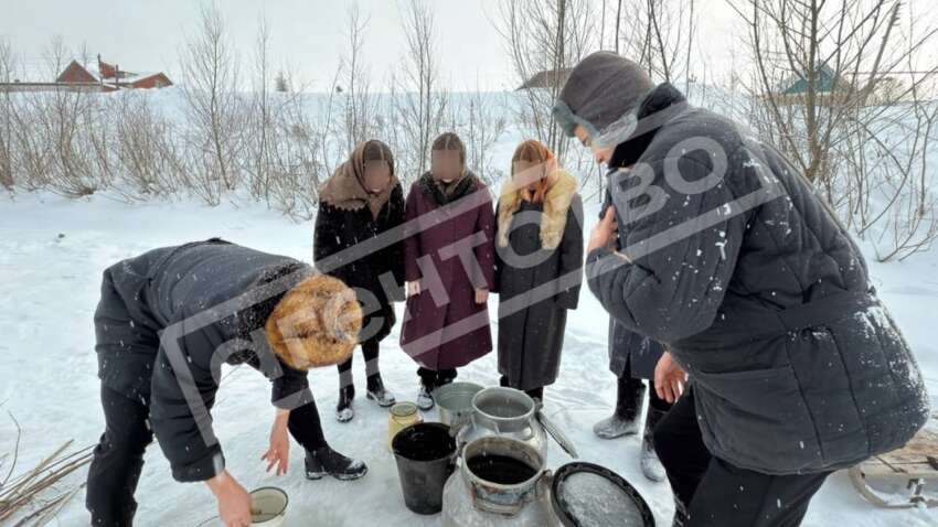 Свечи, хлеб и холод: как в РФ учат памяти со страданиями Свечи, хлеб и холод: как в РФ учат памяти со страданиями