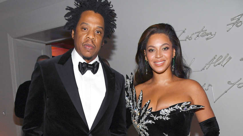 Jay-Z і Бейонсе продають особняк, який загорівся в липні
