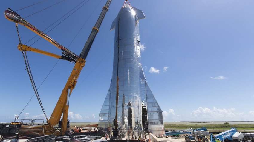 Ілон Маск показав корабель Starship зсередини