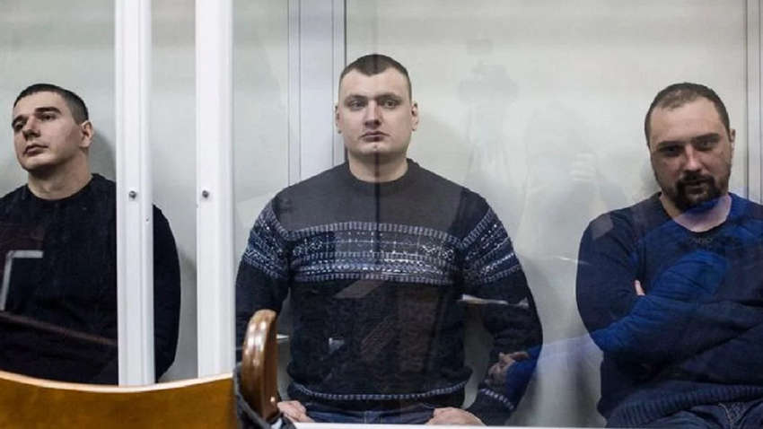 Адвокат екс«беркутівців» натякнув на зрив обміну полоненими через відмову України видати їх