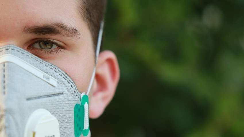 20 смертей від коронавірусу і послаблення карантину в Україні: яким був четвер