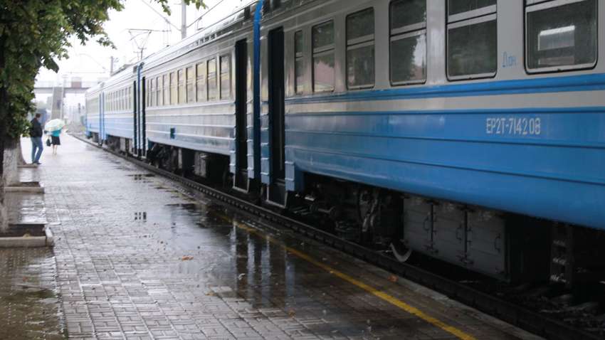  Спустя пять лет на Донбассе возобновили движение пригородных поездов