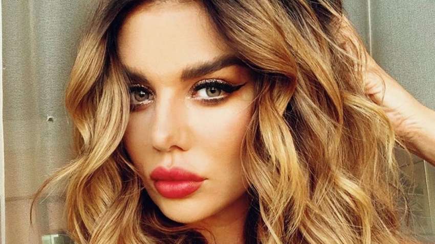 Впалые щеки, острые скулы: Анна Седокова после самоубийства мужчины записала обращение