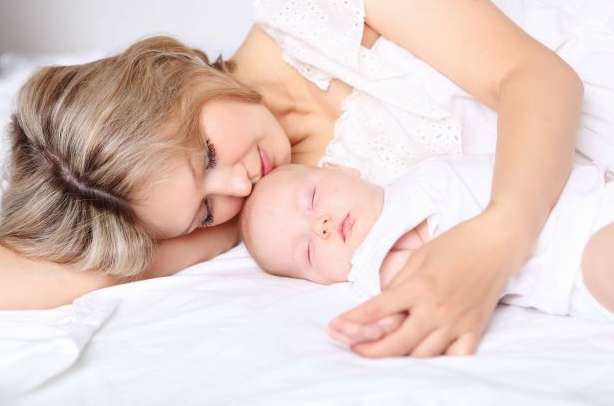 16-летняя девушка родила третьего ребенка на Днепропетровщине