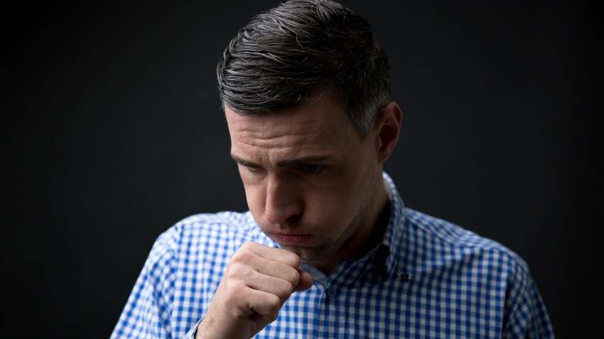 Лікар пояснила, як розрізнити коронавірусний кашель