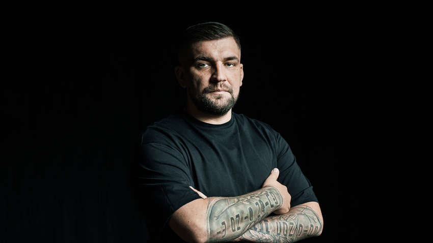 Известный российский рэпер попал в серьезное ДТП (ФОТО) Известный российский рэпер попал в серьезное ДТП (ФОТО)