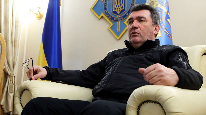 Данилову "прилетело" от Ермака. Почему секретаря СНБО отправили в отставку Данилову "прилетело" от Ермака. Почему секретаря СНБО отправили в отставку