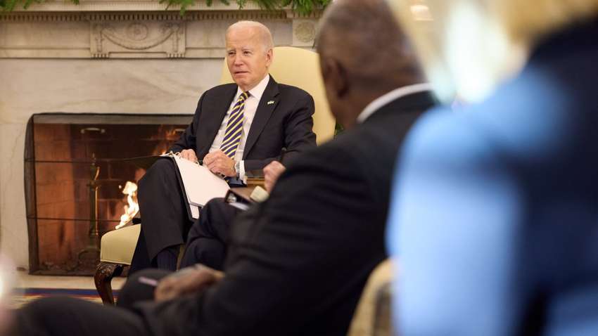 Байден признал, что не может обещать продолжение помощи Украине Байден признал, что не может обещать продолжение помощи Украине