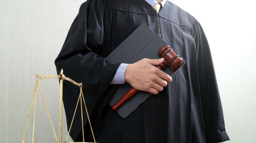 "Судди-ученые" стоили бюджету почти полмиллиарда: в диссертациях массово находят плагиат