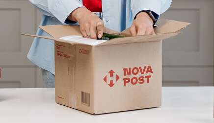 Новая почта вынуждена менять правила доставки: при чем здесь решение Трампа