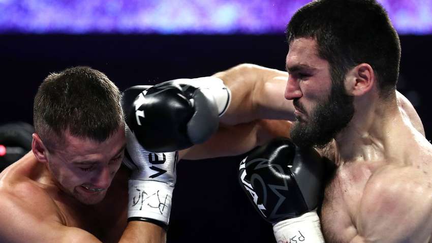 Кривдник Гвоздика Бетербієв пояснив, чому у нього у титрах був прапор Канади, а не Росії