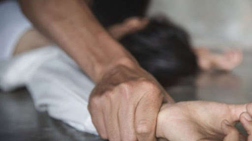 В Житомирской области мужчина на протяжении года насиловал малолетнюю  В Житомирской области мужчина на протяжении года насиловал малолетнюю