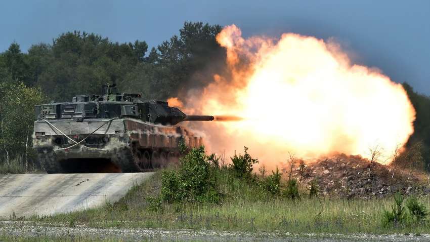 Шведські танки Stridsvagn 122 вже на українському фронті (ВІДЕО)