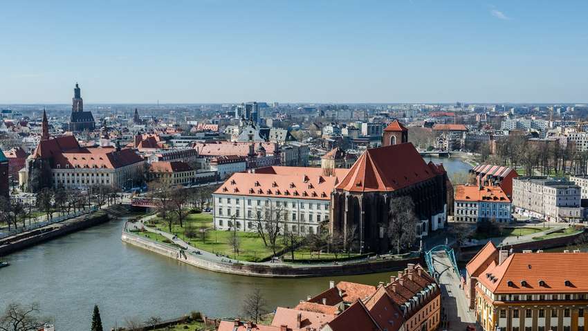 Життя в Європі: Польща. Культ польської мови, ревниві жінки і вузи без корупції