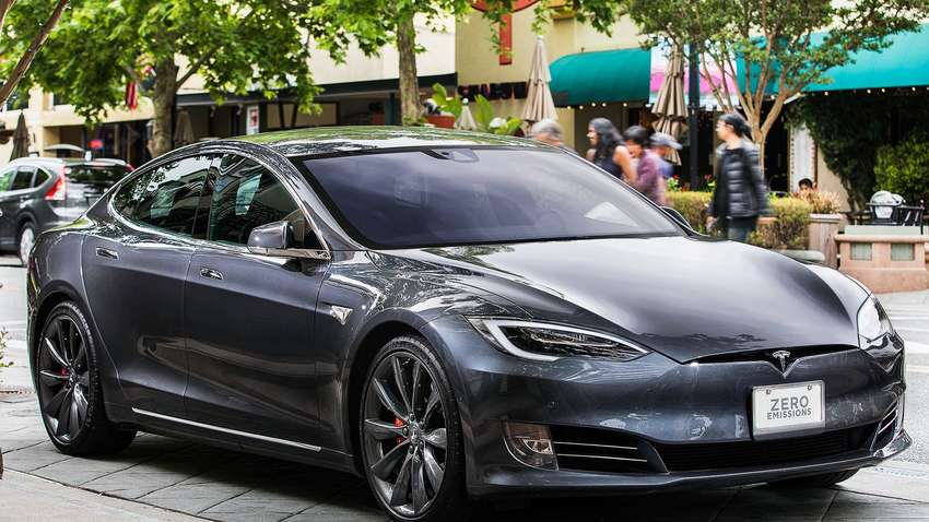 Tesla снижает цены на электромобили Model S Tesla снижает цены на электромобили Model S