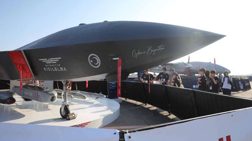 В Турции представили новый "Байрактар": новые функции и как выглядит "Красное яблоко" (ФОТО)