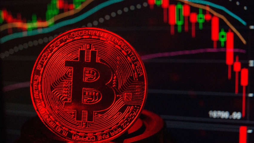 Експерти пророкують падіння курсу Bitcoin: на скільки подешевшає валюта