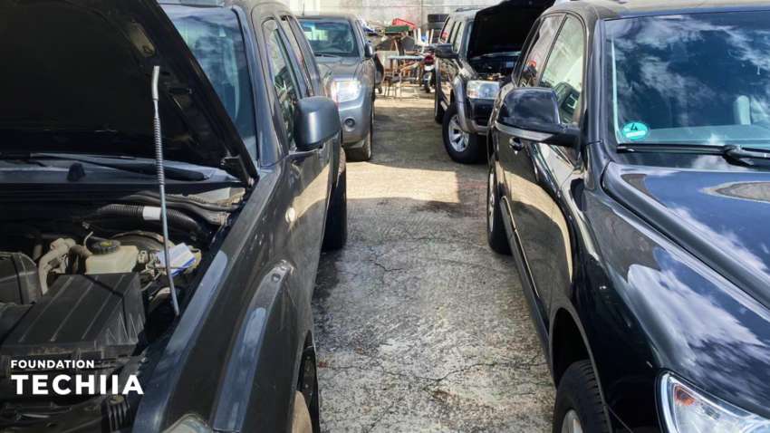 Підрозділи ЗСУ отримали 30 авто від Олега Крота з холдингу TECHIIA