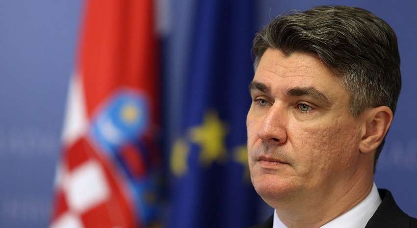 Президенту Хорватии снова не дает покоя Украина: советует Киеву начать переговоры с боевиками