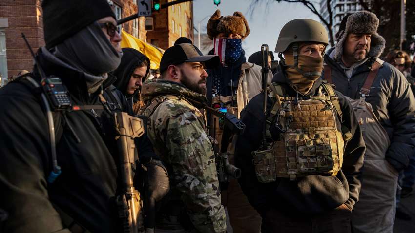 "З пістолетами і дробовиками": у США пройшла мирна демонстрація