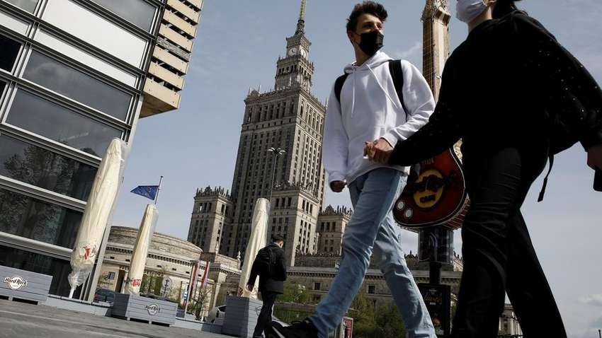 Польша вступила в пятую волну пандемии: ожидается около 60 тысяч случаев в день Польша вступила в пятую волну пандемии: ожидается около 60 тысяч случаев в день