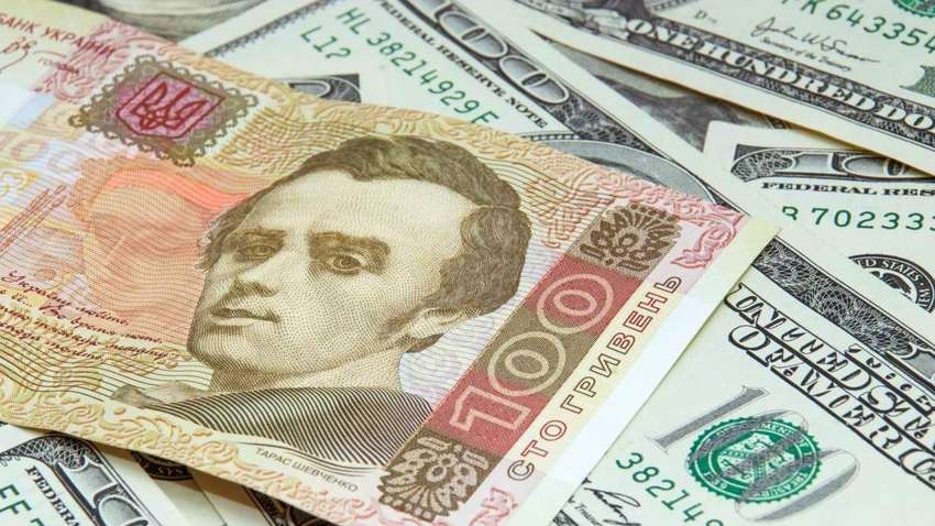 Украина входит в очередное военное лето: что будет с курсом и тарифами