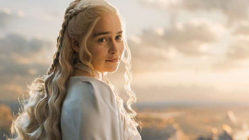 Емілія Кларк згадала, як її примушували роздягатися на камеру