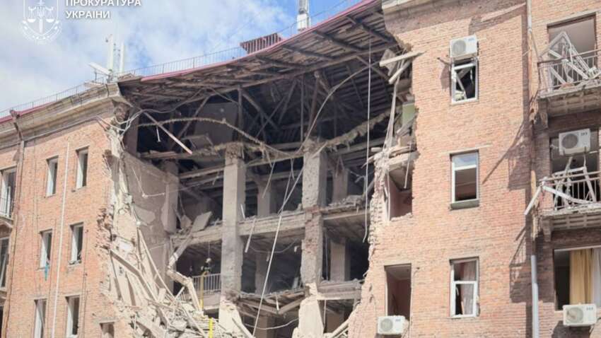 Росіяни повторно вдарили по Дніпру: фатальні наслідки