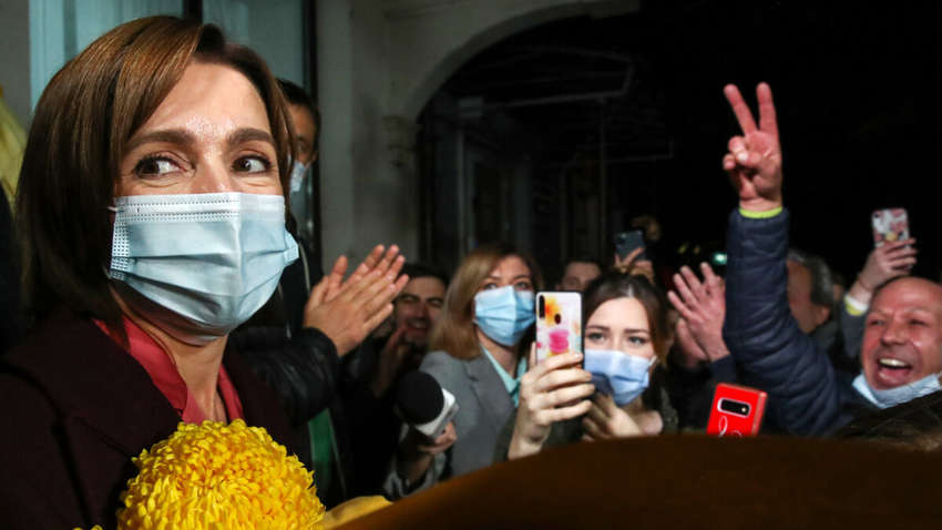 Зеленський і Путін привітали Санду з перемогою на виборах президента Молдавії