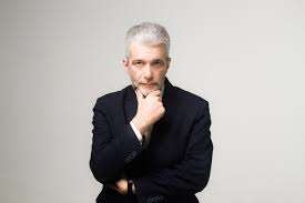 В Киеве избили и ограбили известного журналиста: в каком он состоянии