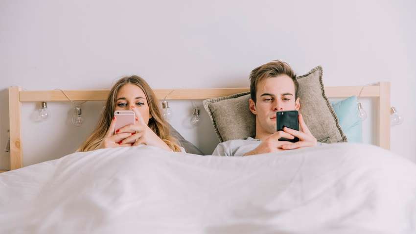 Просмотр соцсетей с утра вредит здоровью – ученые